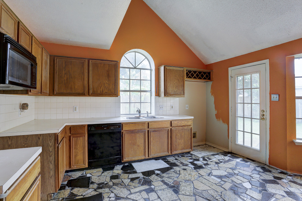 14502 Edisto Court Kitchen