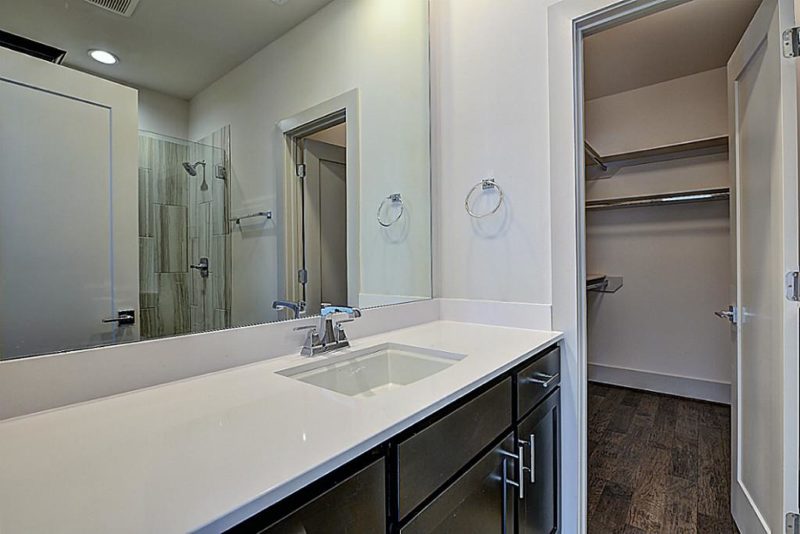 1604A-Ovid-Street-Guest-Bathroom-800x534.jpg