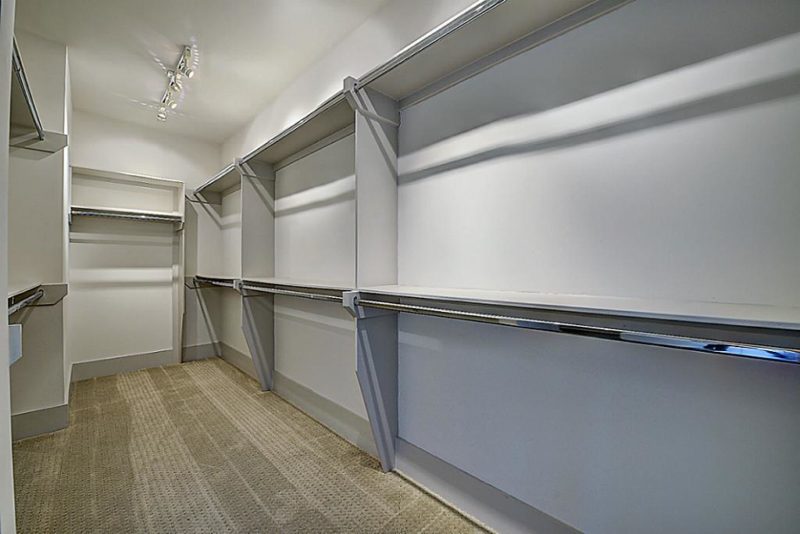 1604A-Ovid-Street-Master-closet-800x534.jpg